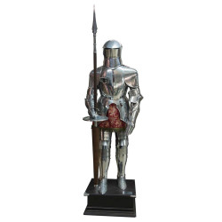 Armure médiévale de tournoi avec lance